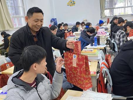 8C520BD18E9C582CCE26B4236D7111D9